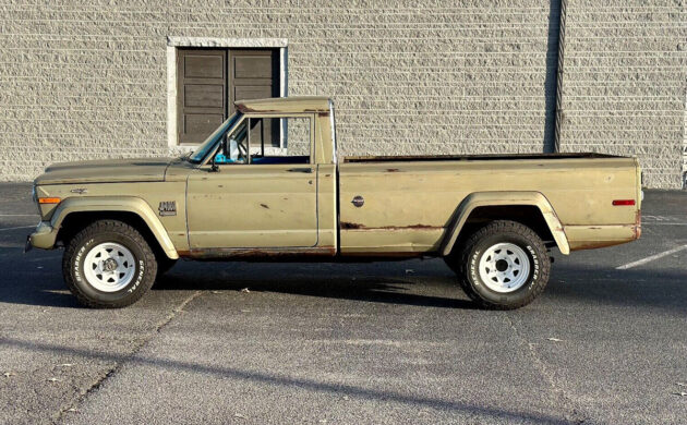 Fuel-Injected 360 V8-Powered 1971 Jeep J4000 4×4