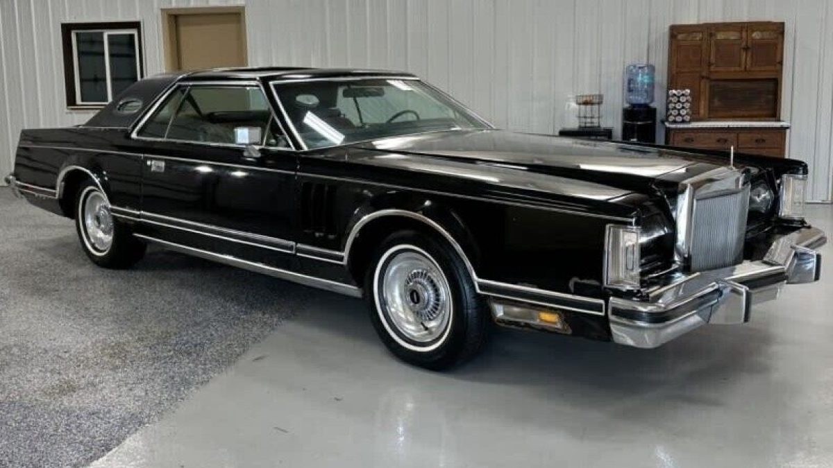 Cartier Edition? 1977 Lincoln Continental Mark V | Barn Finds
