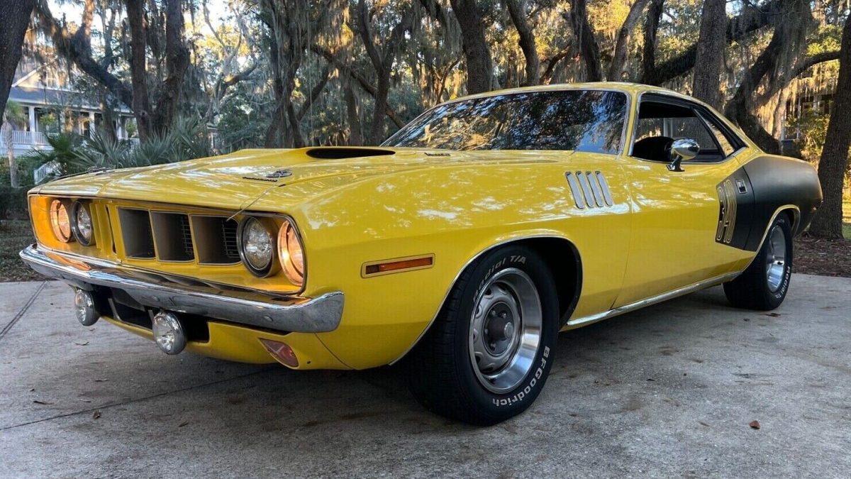 1971-Plymouth-Cuda-1-