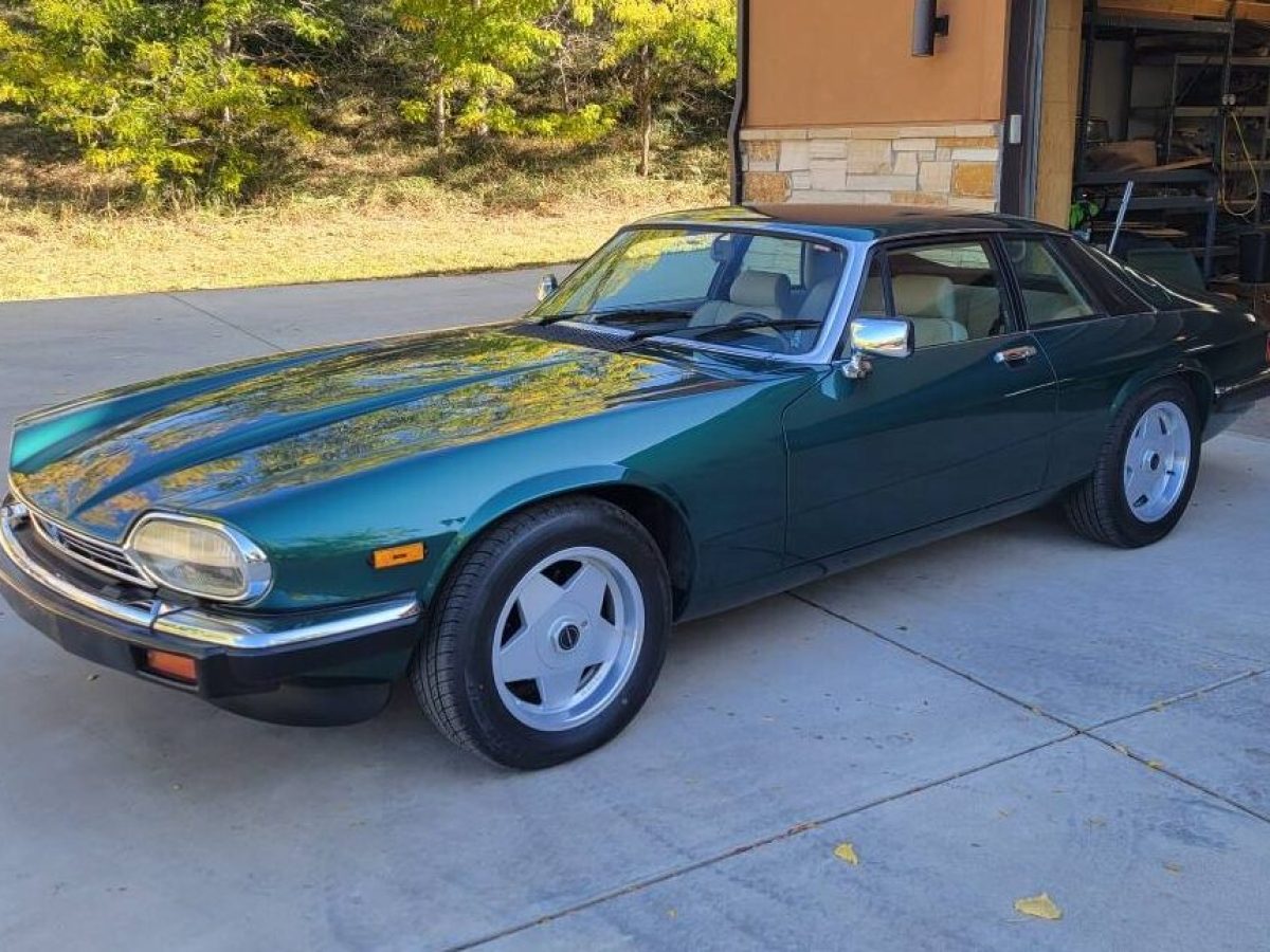 1985-Jaguar-XJS-1-