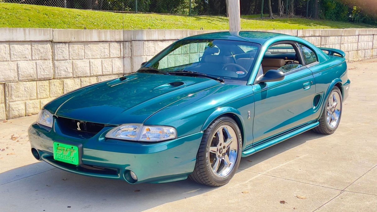 1997-Ford-Mustang-SVT-Cobra-01
