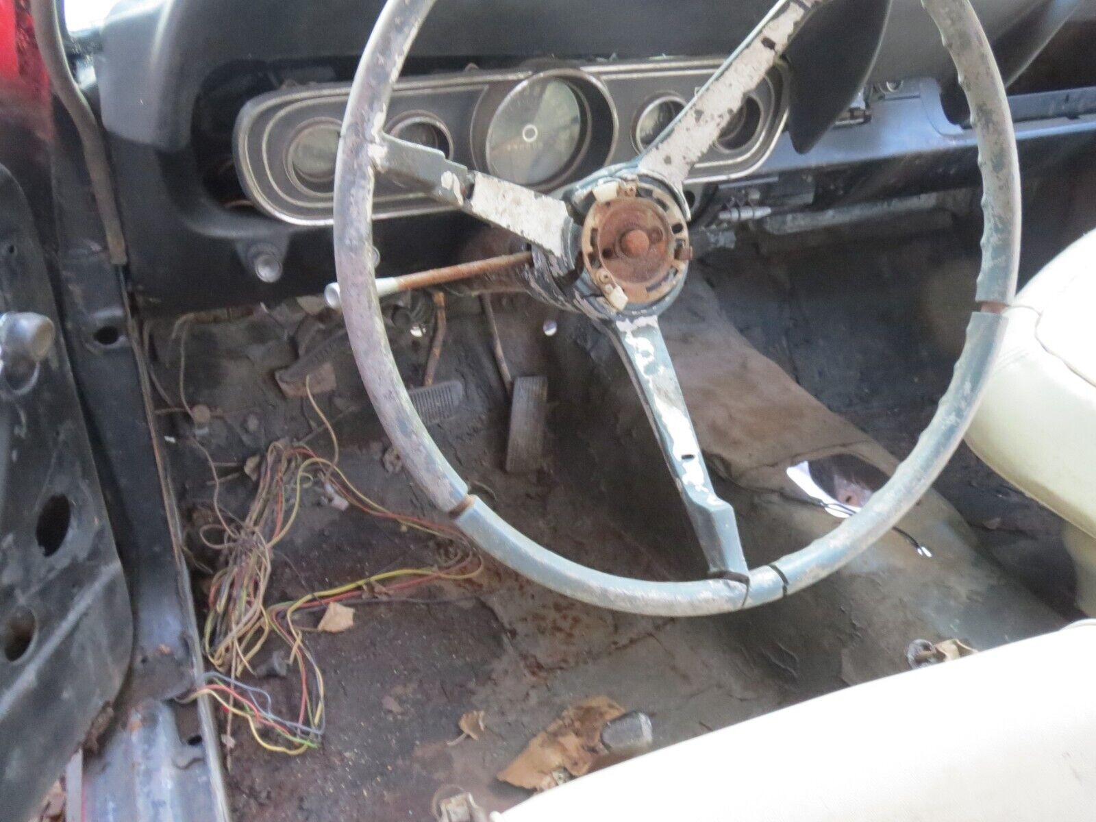 1965 K-Code Mustang steering wheel | Barn Finds