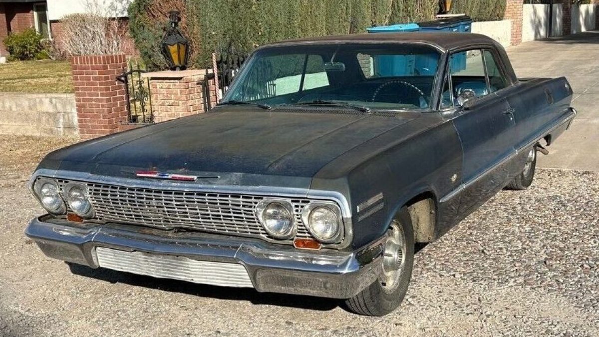 4-Speed Equipped: 1963 Chevrolet Impala SS | Barn Finds