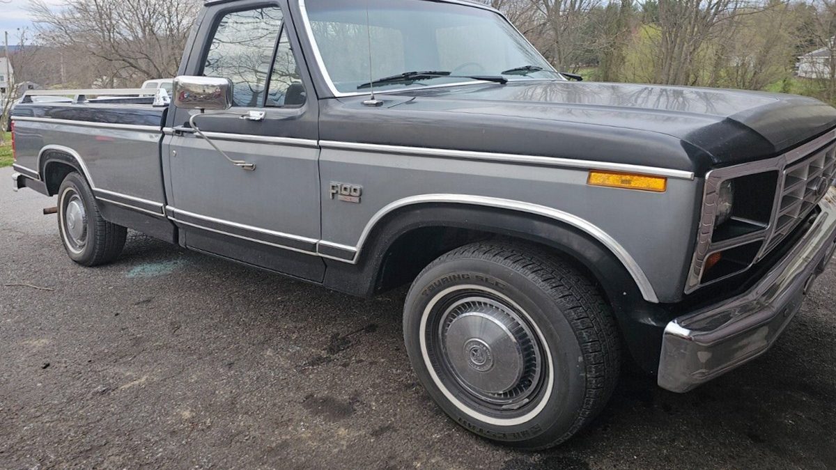 032324-1982-Ford-F-100-XL-1-