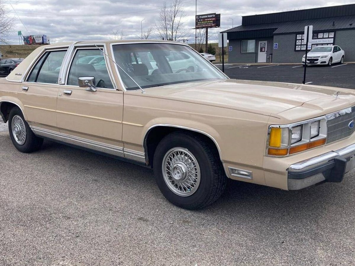 Nicest One Left? 1989 Ford LTD Crown Victoria LX | Barn Finds