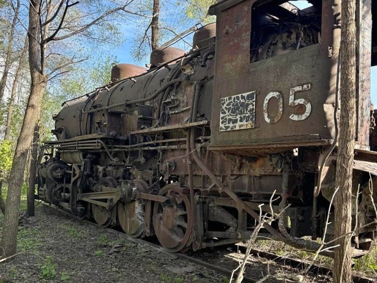 Abandoned Steam Locomotive: 1924 ALCO 0-8-0 | Barn Finds