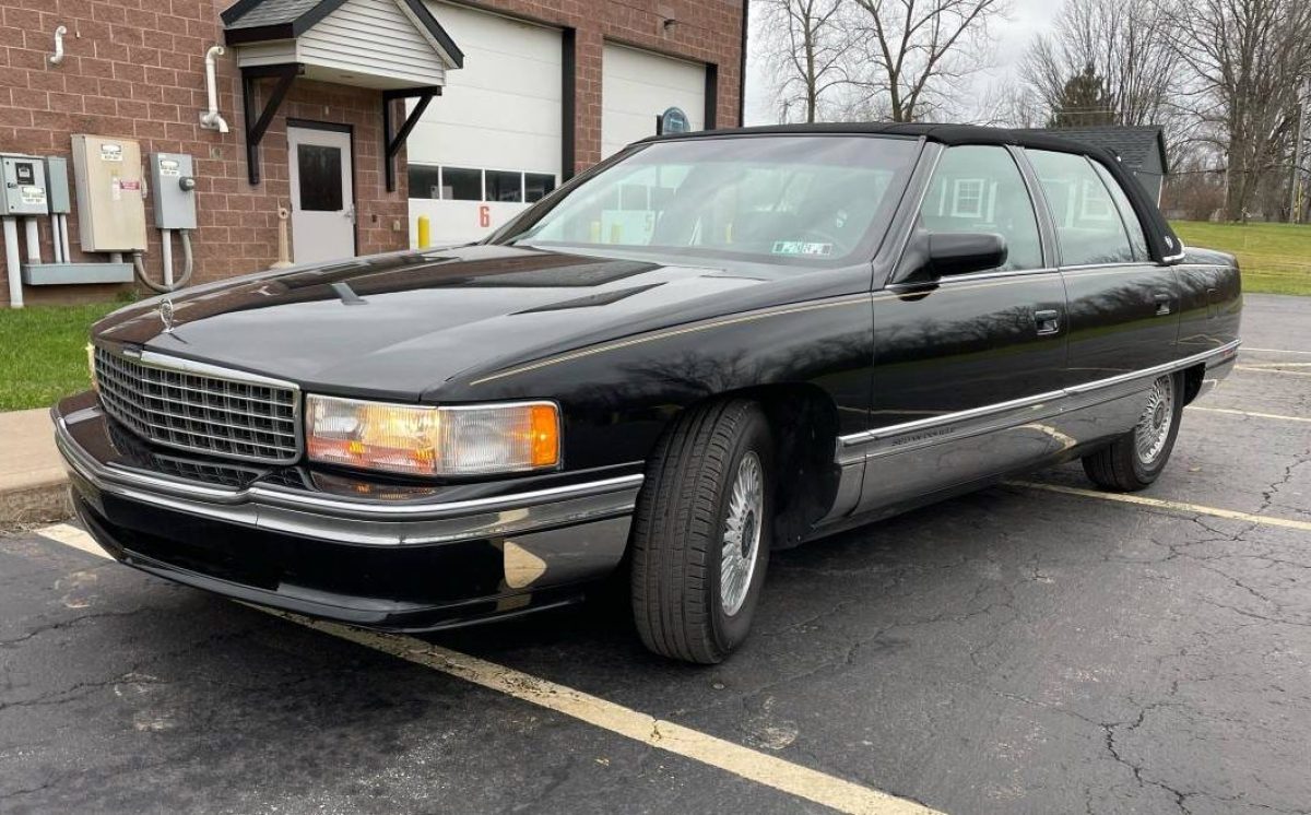 caddy-DeVille-front-