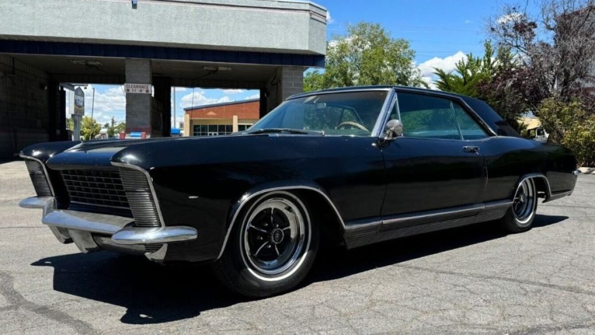 Rebuilt 401: 1965 Buick Riviera | Barn Finds