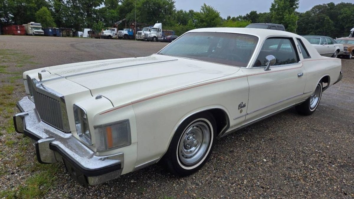 1979-Chrysler-Cordoba-1-