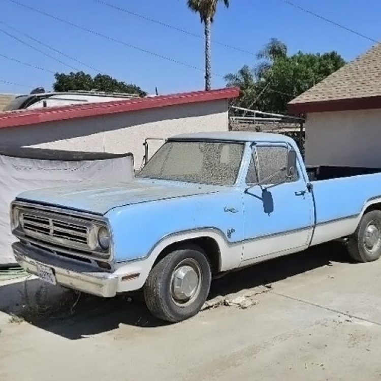 Backyard Find: 1972 Dodge D200 400 V8 4-Speed | Barn Finds