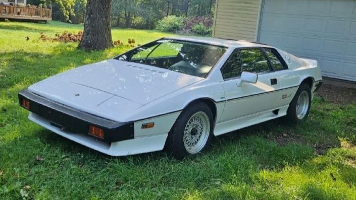 Low Miles: 1987 Lotus Turbo Esprit HCi | Barn Finds