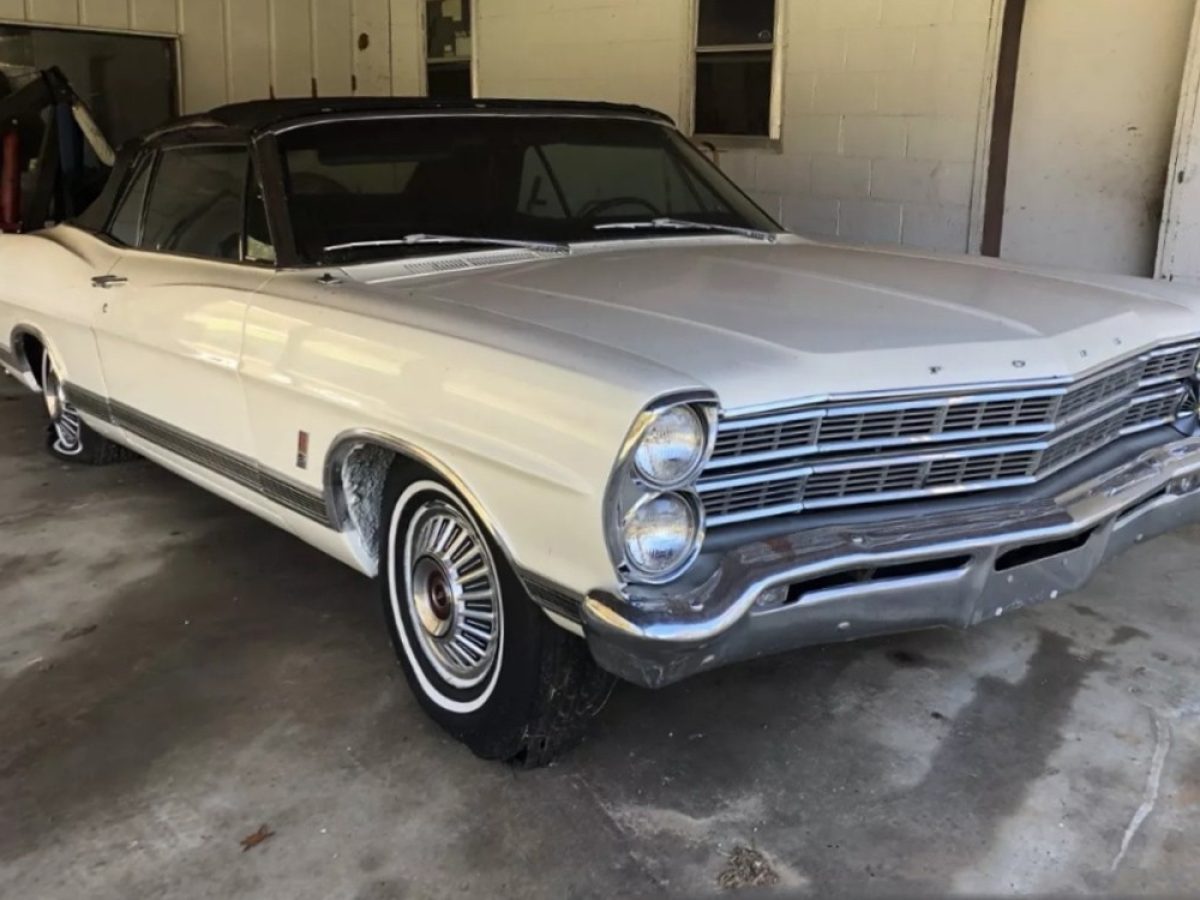 428 4-Speed! 1967 Ford XL Convertible | Barn Finds