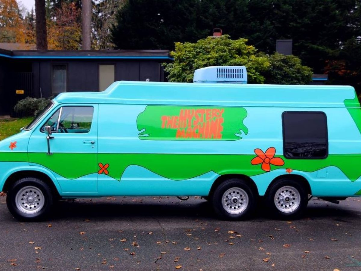 Six-Wheeled Mystery Machine: 1983 Dodge Ram Van B350 | Barn Finds