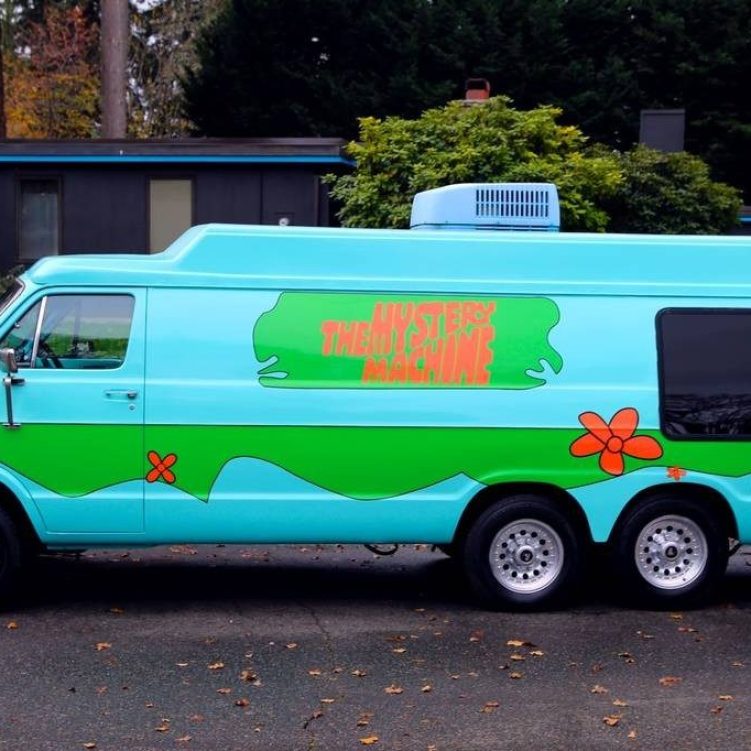 Dodge-Ram-Van-Mystery-Machine-