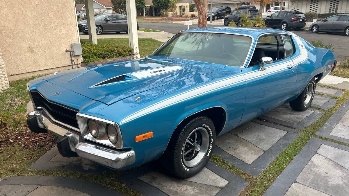 1974-Plymouth-Road-Runner-1-