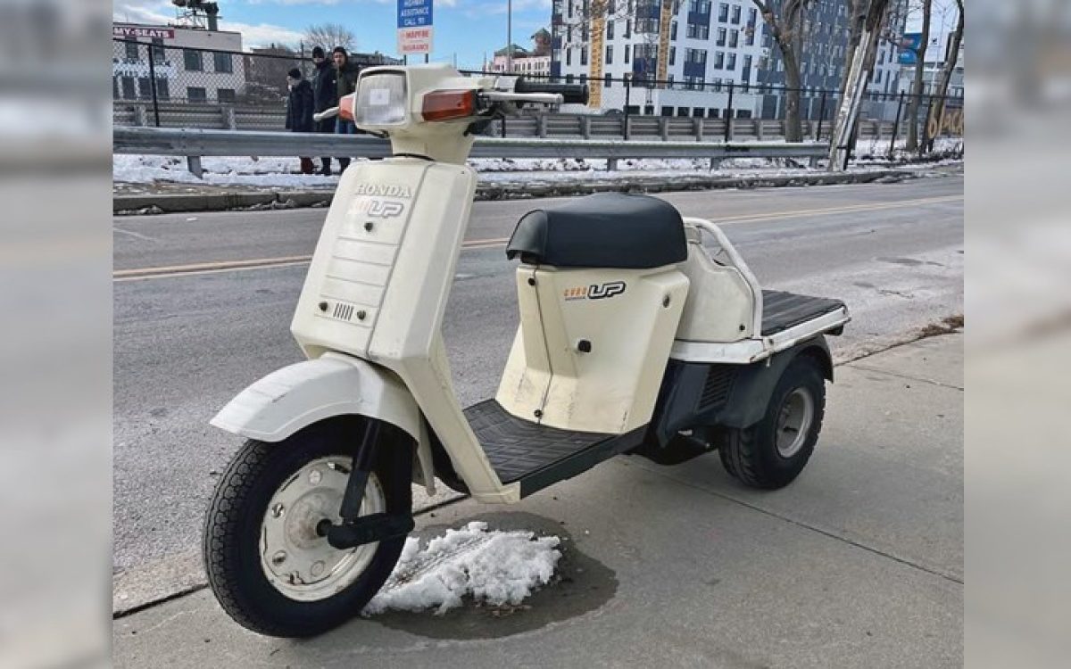 JDM Pivoting Scooter: 2000 Honda Gyro UP | Barn Finds