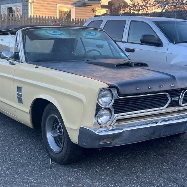 tataty 1966-Plymouth-Fury-III-