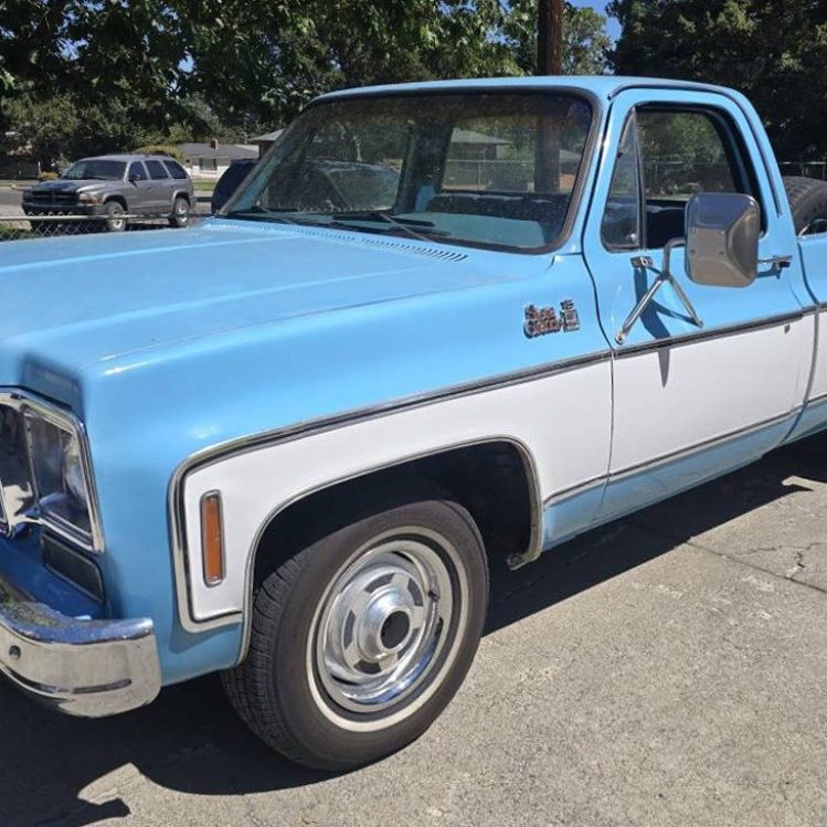 Family-Owned: 1975 GMC C1500 Sierra Grande | Barn Finds