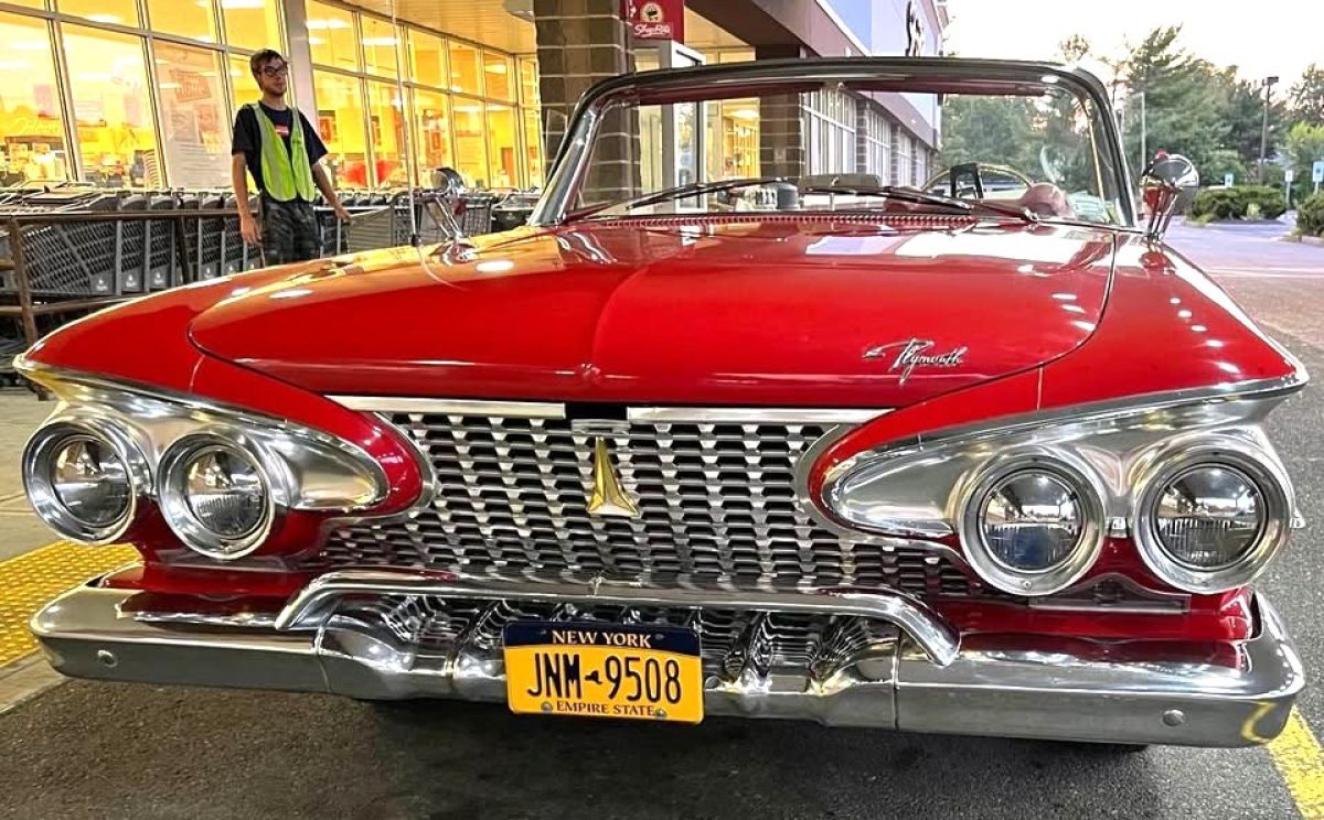 32k-Mile Survivor: 1961 Plymouth Fury Ragtop | Barn Finds