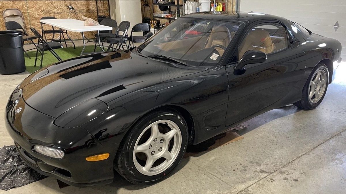 Twin Turbo Rotary: 25k Mile 1993 Mazda RX-7 | Barn Finds