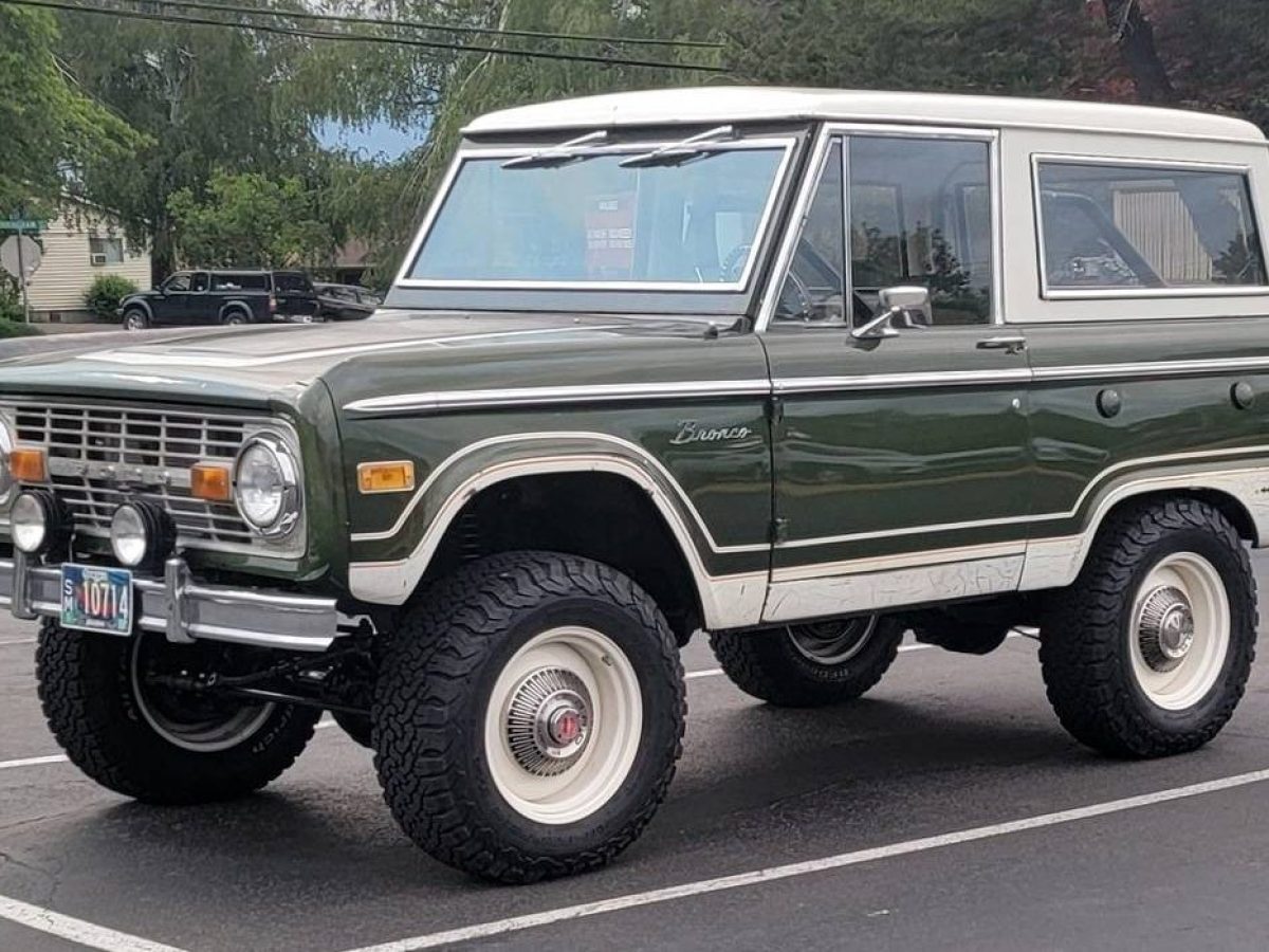 1976-Ford-Bronco-1- 