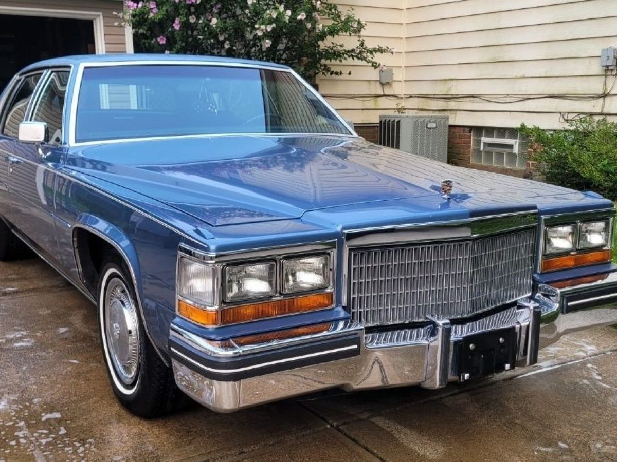 ʀsᴋ໒꒱˚*ೄ‧͙様 26k Mile 1980 Cadillac Sedan de Ville d'Elegance | Barn Finds