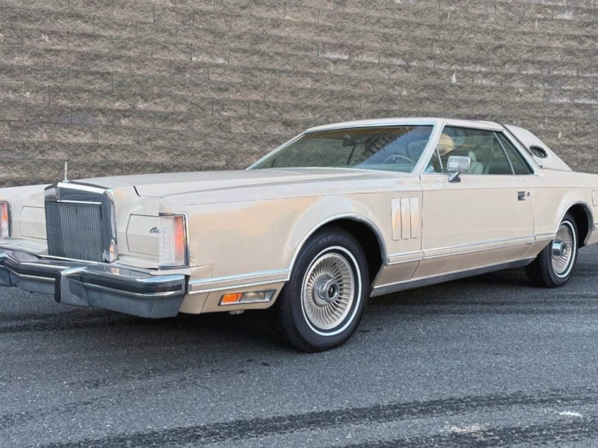 AMC1/18 リンカーン Continental Mark V Cartier Cartier Edition: 1979 Lincoln Continental Mark V | Barn Finds
