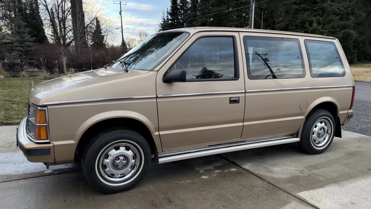 84-dodge-caravan-front-