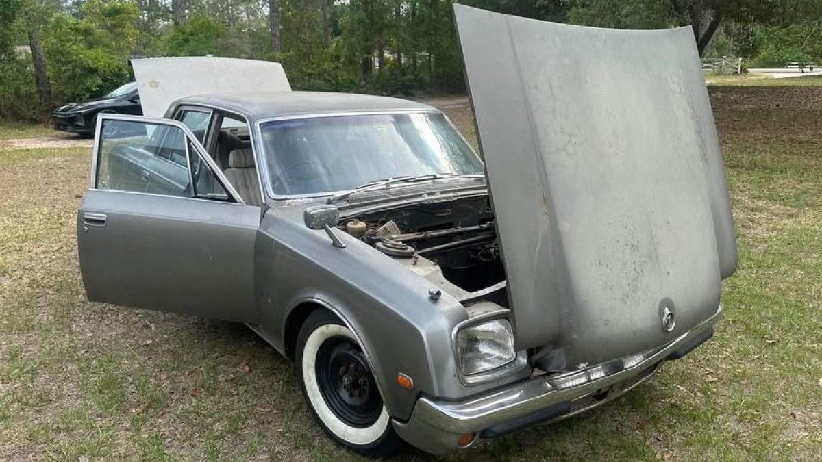 Worth the Risk? 1974 Toyota Century Project | Barn Finds