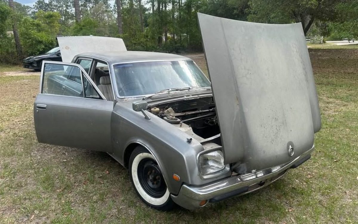 1974-Toyota-Century-front-