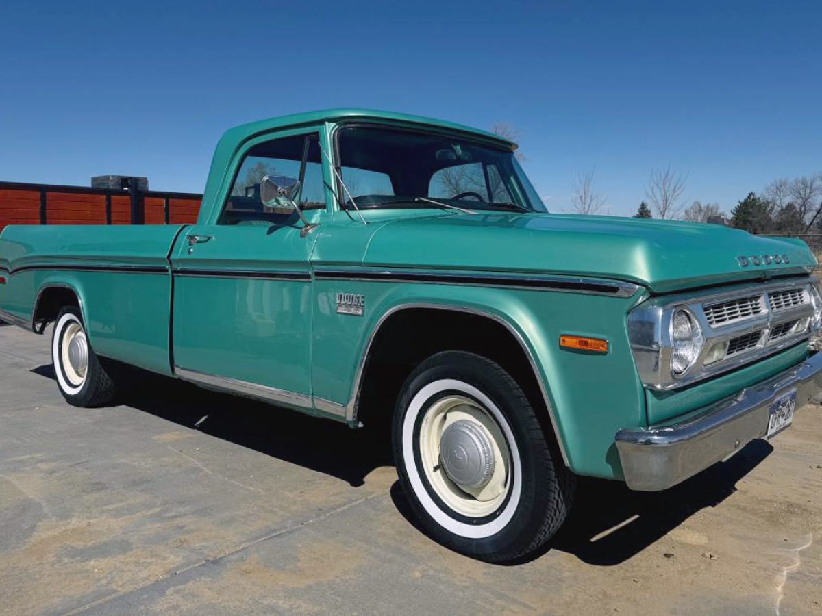 Sweet Slant-Six Sweptline: 1971 Dodge D100 | Barn Finds