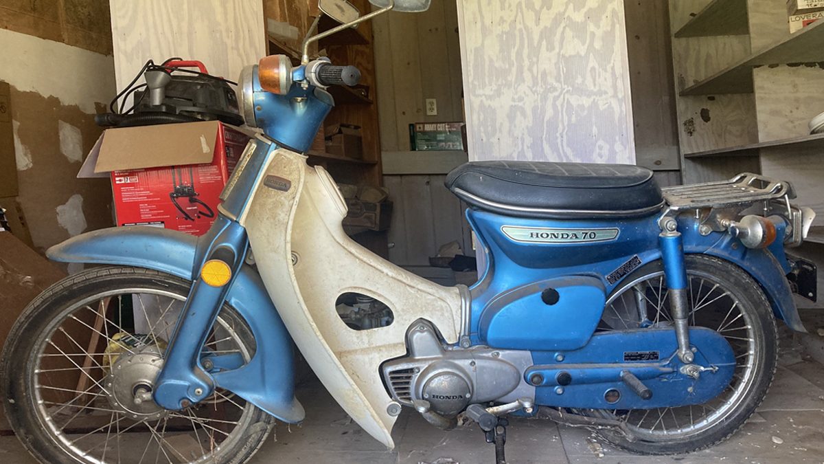 041526-1972-Honda-C70-1-