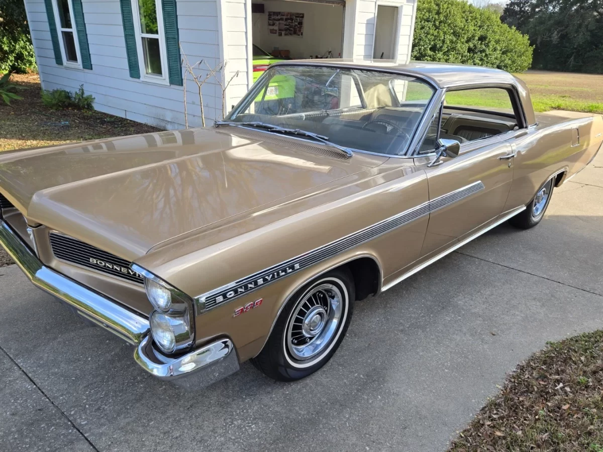 希少！激レア！当時物！amt '63 PONTIAC BONNEVILLE Big, Bold, Beautiful: 1963 Pontiac Bonneville | Barn Finds