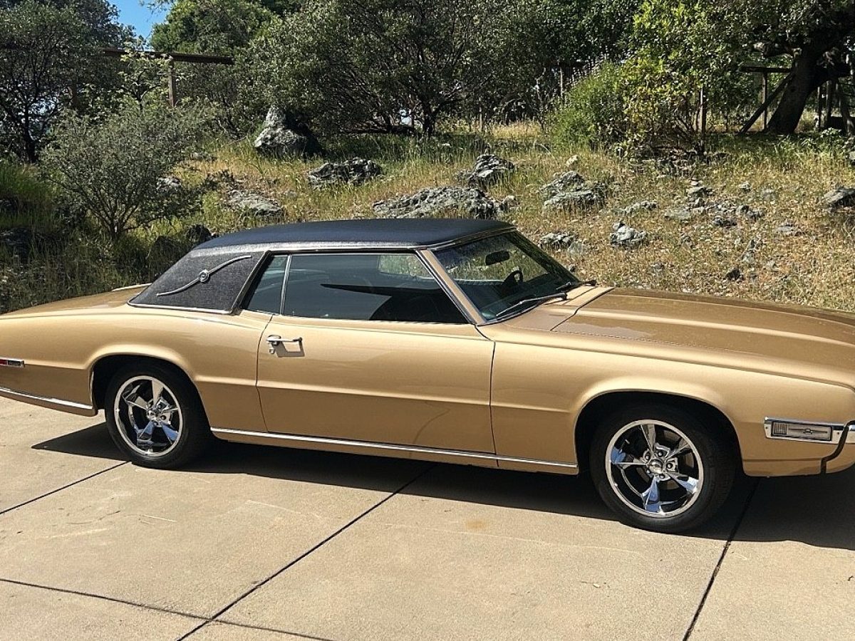 ThunderBird ⅰⅤ cw 24k Miles? 1968 Ford Thunderbird | Barn Finds