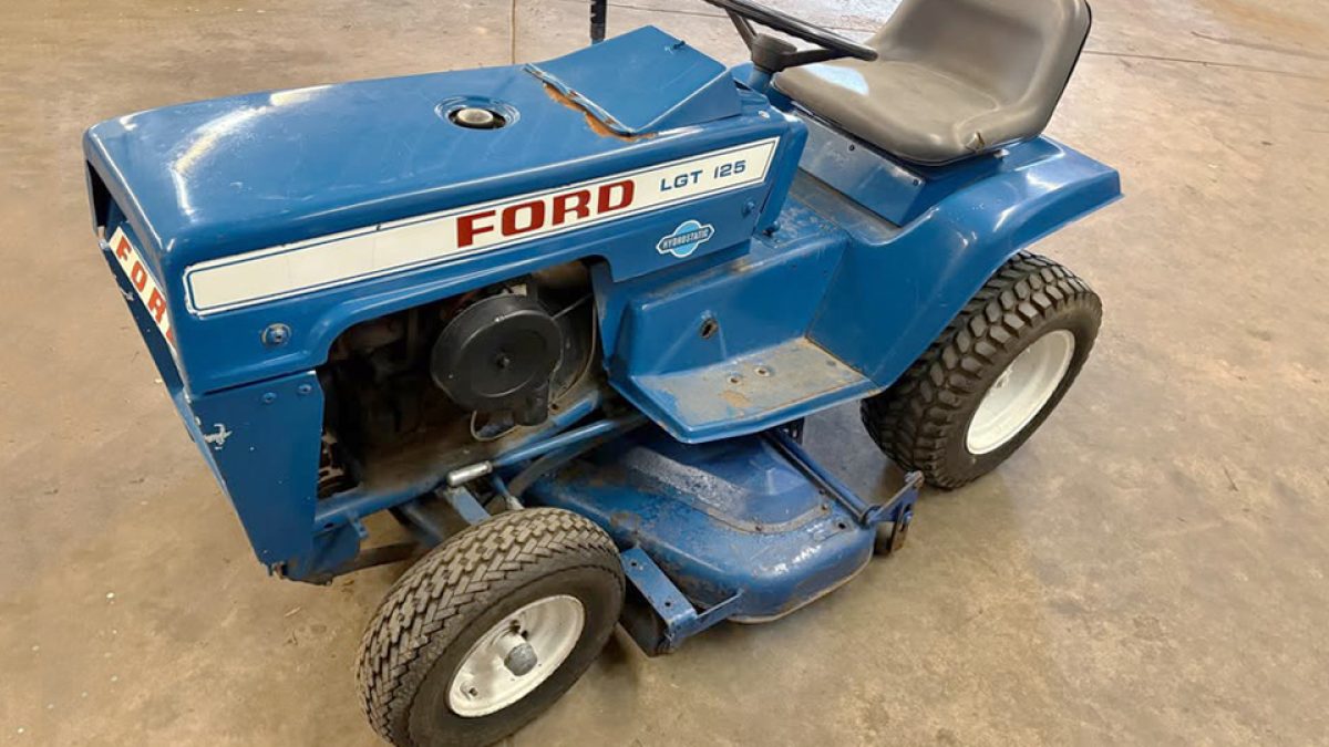 $500 1970s Ford LGT-125 Garden Tractor | Barn Finds