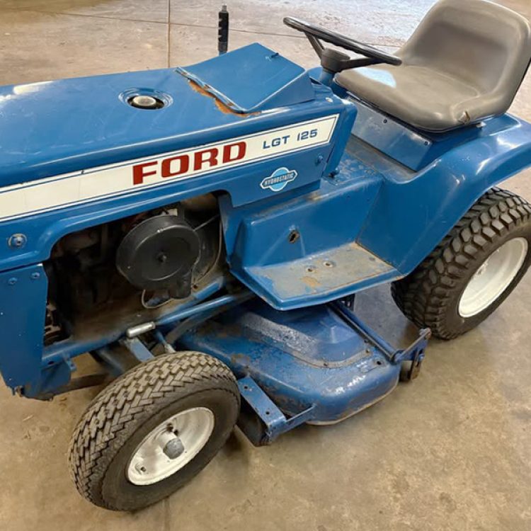 $500 1970s Ford LGT-125 Garden Tractor | Barn Finds