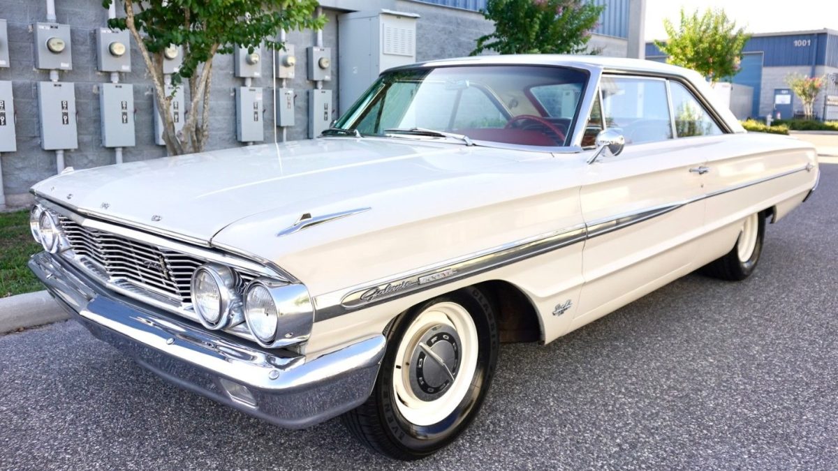 390 Tri-Power: 1964 Ford Galaxie 500 XL | Barn Finds