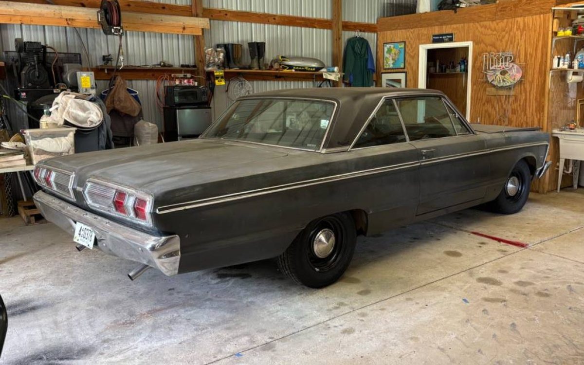 1966-Plymouth-VIP-