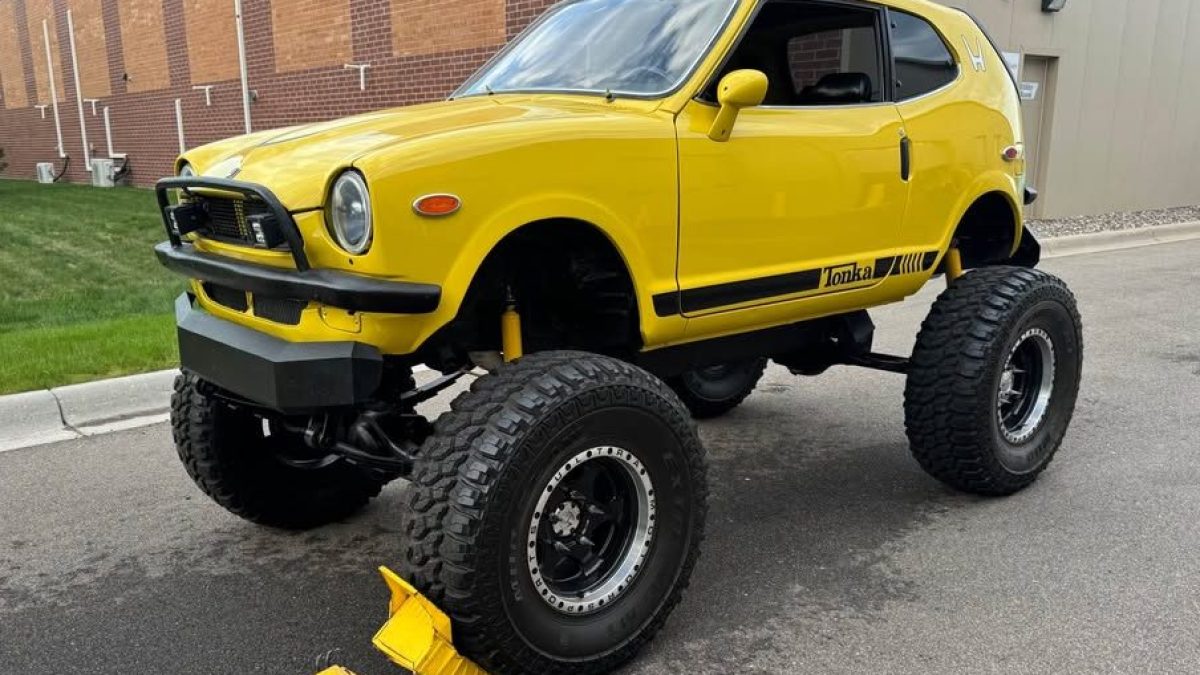 Big-Wheel Kei Car: 1972 Honda Z600 4×4 | Barn Finds