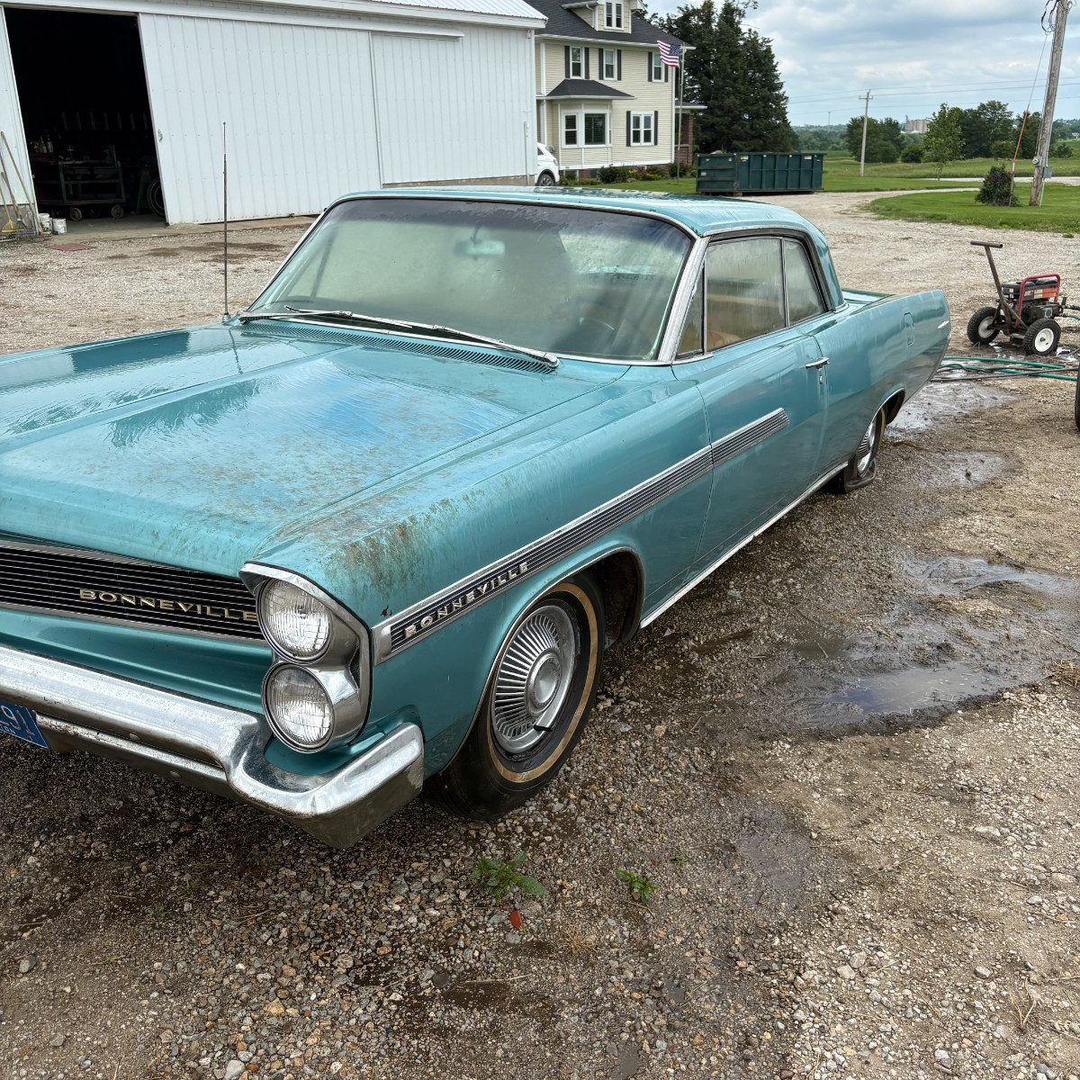 One-Owner Survivor: 1963 Pontiac Bonneville Sports Coupe | Barn Finds