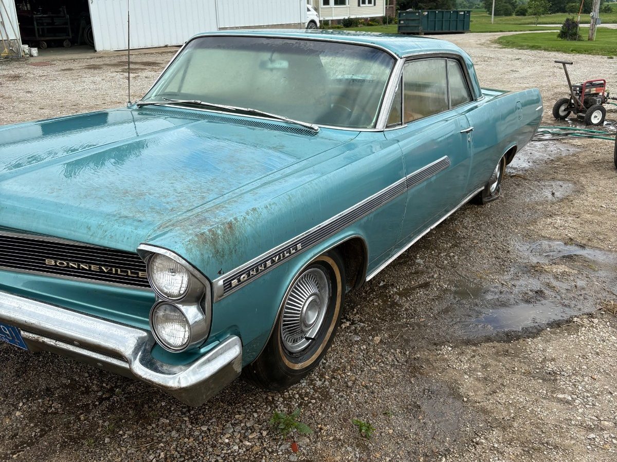 One-Owner Survivor: 1963 Pontiac Bonneville Sports Coupe | Barn Finds
