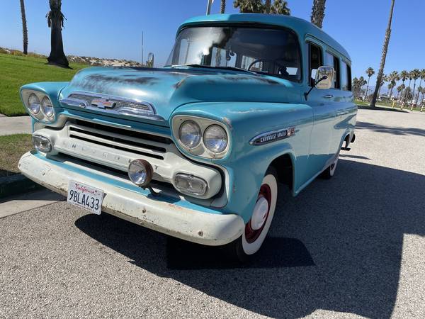 1960 Chevrolet Apache Suburban Carryall drivers front