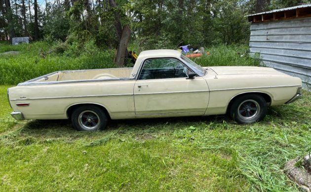 1968 Ford Fairlane 500 Ranchero passenger side