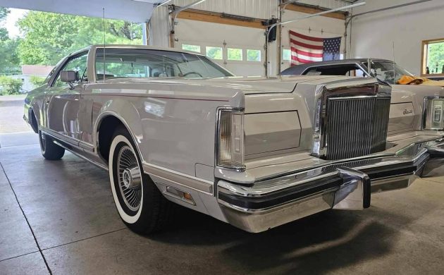 1977 Lincoln Mark V Cartier front 3/4 view